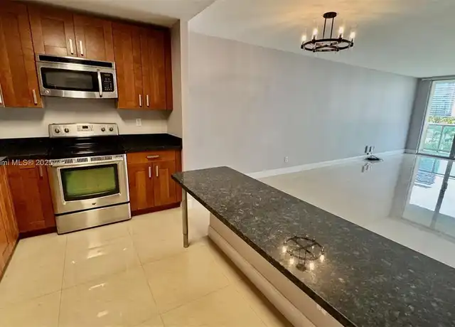 Property at 19390 Collins Ave #624, Sunny Isles Beach, FL, 33160, 1 bed, 1.5 baths, [object Object]