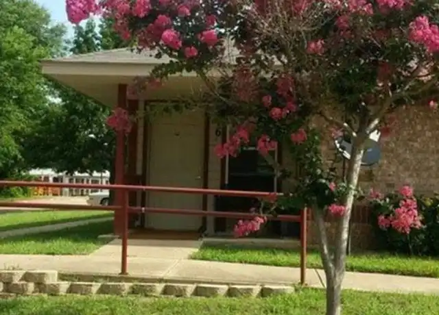 Property at 1500 E Marshall Ave, Longview, TX, 75601, 1 bed, 1 bath, [object Object]