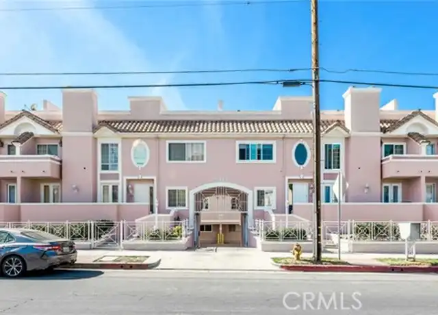 Property at 5923 Etiwanda Ave #106, Tarzana, CA, 91356, 3 beds, 4 baths, [object Object]