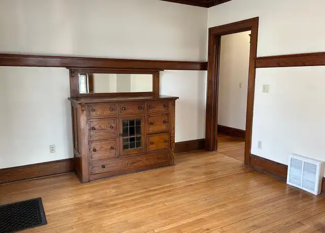 Property at 228 14th St NE, Cedar Rapids, IA, 52402, 2 beds, 1 bath, [object Object]