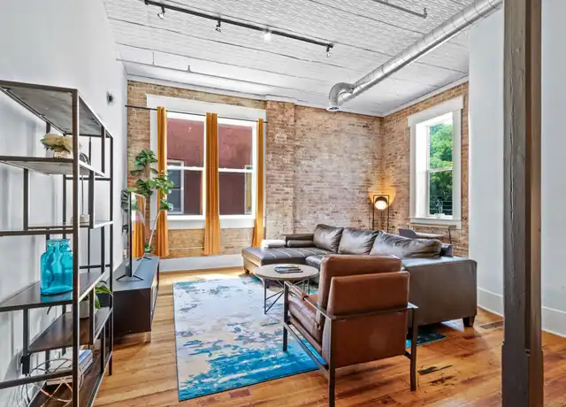 Property at 116 S Broadway St Apt C, Siloam Springs, AR, 72761, 2 beds, 1.5 baths, [object Object]