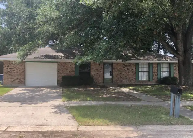 Property at 102 Castle Row, Lafayette, LA, 70506, 3 beds, 2 baths, [object Object]