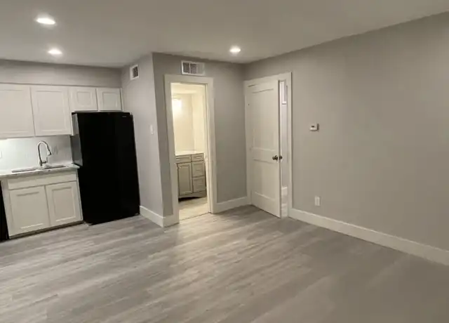 Property at 4711 Morningside Ave, Dallas, TX, 75206, 1 bed, 1 bath, [object Object]