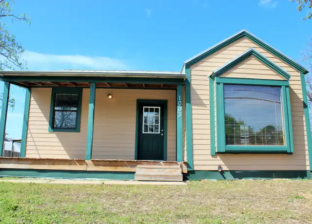 Property at 1003 E Alamo St, Brenham, TX, 77833, 2 beds, 1 bath, [object Object]