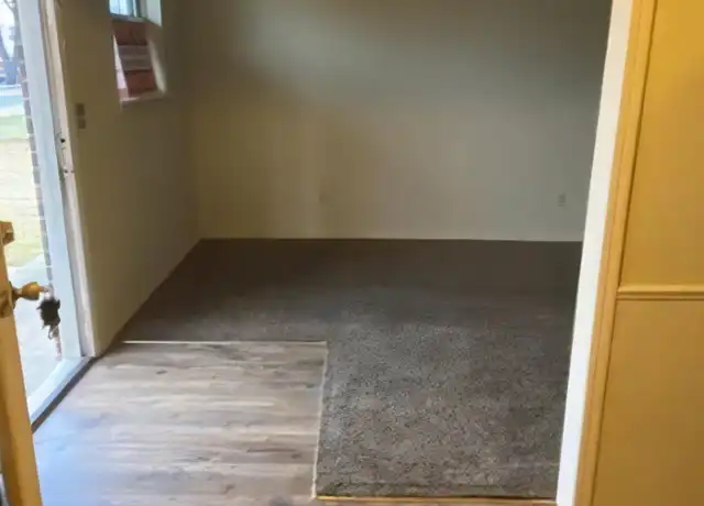 Property at 524 Montana St, Jones, OK, 73049, 1 bed, 1 bath, [object Object]