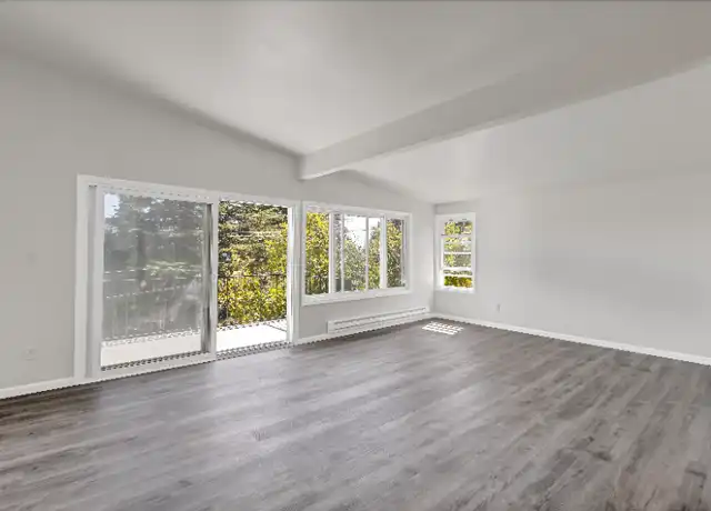 Property at 10607 Des Moines Memorial Dr Unit 2, Seattle, WA, 98168, 2 beds, 1 bath, [object Object]