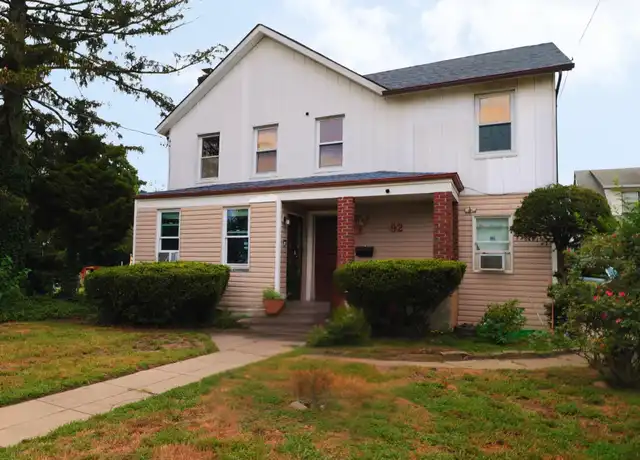 Property at 92 Solomon Ave, Inwood, NY, 11096, 2 beds, 1 bath, [object Object]