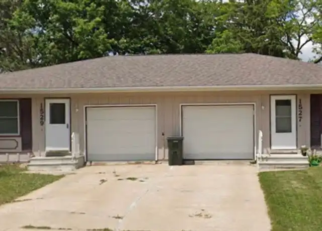 Property at 1527 Linda Dr Unit 1, Cedar Falls, IA, 50613, 2 beds, 1 bath, [object Object]