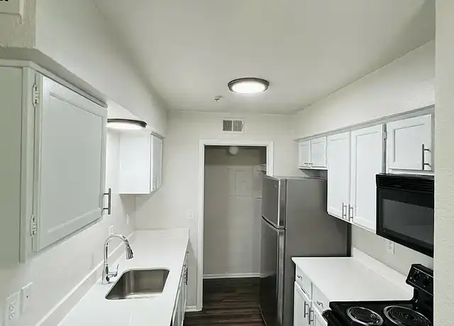 Property at Henderson Flats - 1820 N Garrett Ave, Dallas, TX, 75206, 1 bed, 1 bath, [object Object]
