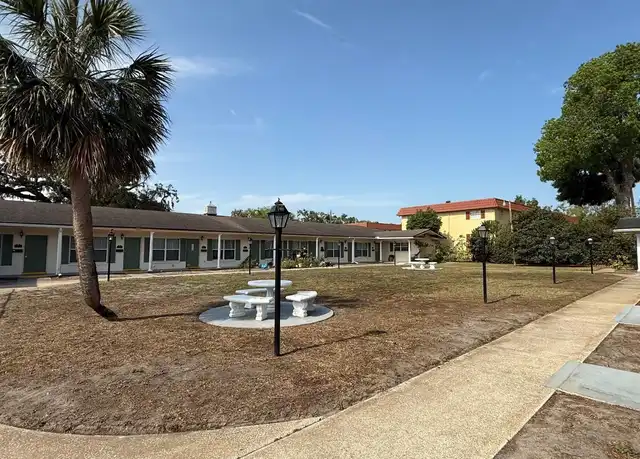 Property at 107 Perkins St Unit 1, Leesburg, FL, 34748, 2 beds, 1 bath, [object Object]