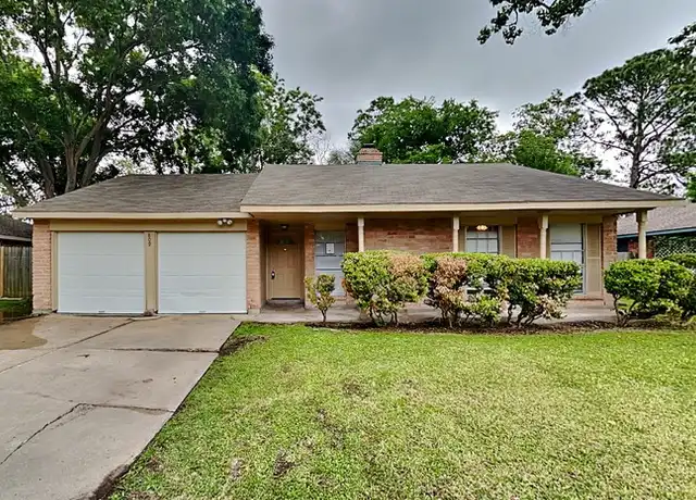 Property at 809 Lochmoor Ln, Friendswood, TX, 77546, 3 beds, 2 baths, [object Object]