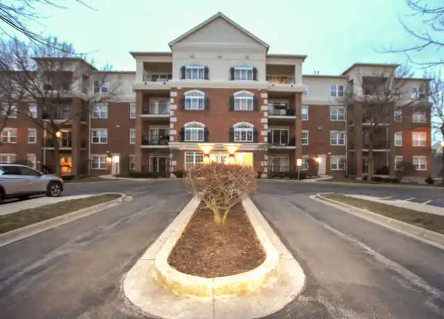 Property at 0S099 Lee Ct #404, Winfield, IL, 60190, 2 beds, 2 baths, [object Object]