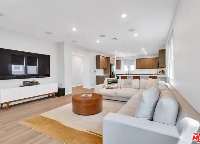Property at 515 Daniel Freeman Cir, Inglewood, CA, 90301, 4 beds, 3.5 baths, [object Object]