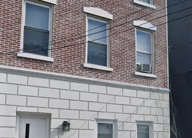 Property at 617 W Turner St Apt C, Allentown, PA, 18102, 3 beds, 1 bath, [object Object]
