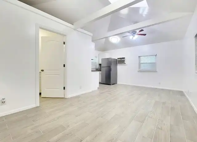 Property at 1009 E 38th St Unit B, Austin, TX, 78705, 1 bed, 1 bath, [object Object]