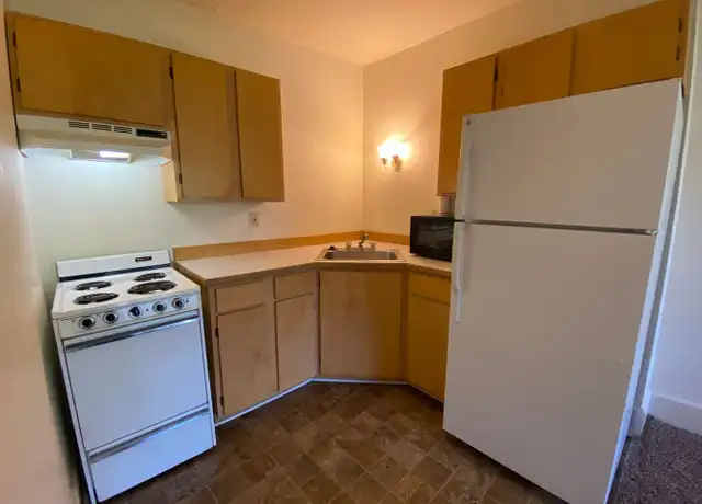 Property at 1608 W Main Ave Unit 8, Spokane, WA, 99201, 2 beds, 1 bath, [object Object]