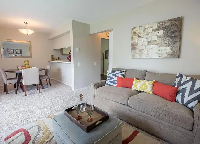 Photo of 37850 Spring Ln, Farmington Hills, MI 48331