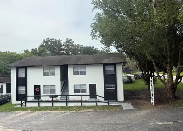 Property at 143 SE 13th Ave, Ocala, FL, 34471, 2 beds, 1 bath, [object Object]