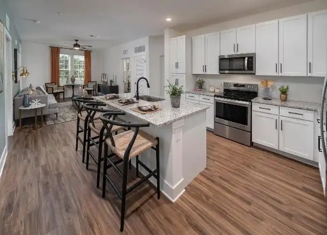 Property at 42 W Hill Rd, New Bedford, MA, 02740, 2 beds, 1 bath, [object Object]