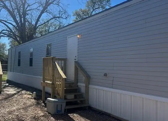 Property at 1412 Austin St, Bay City, TX, 77414, 3 beds, 2 baths, [object Object]