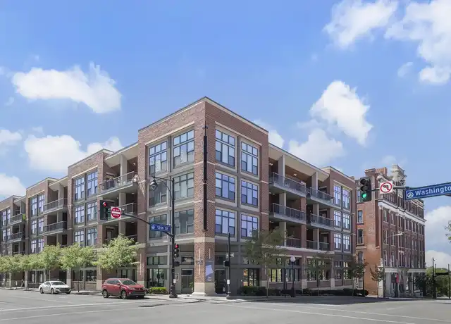 Property at Summit on Quality Hill - 1200 Washington St, Kansas City, MO, 64105, 2 beds, 2 baths, [object Object]