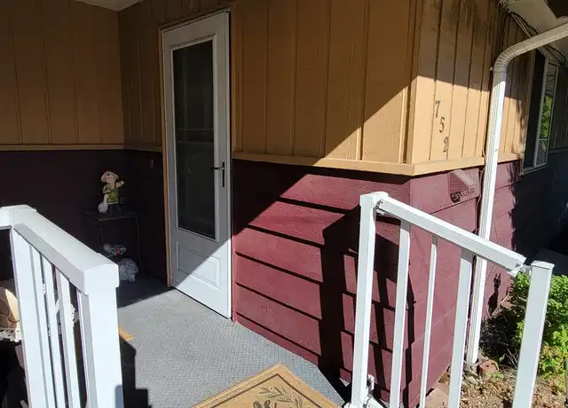 Property at 752 N 195th St, Shoreline, WA, 98133, 1 bed, 1 bath, [object Object]