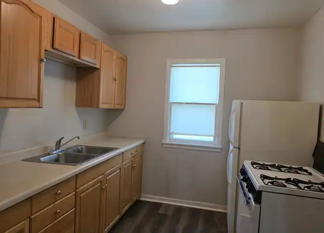 Property at 1521 W 20th St, Sioux City, IA, 51103, 1 bed, 1 bath, [object Object]