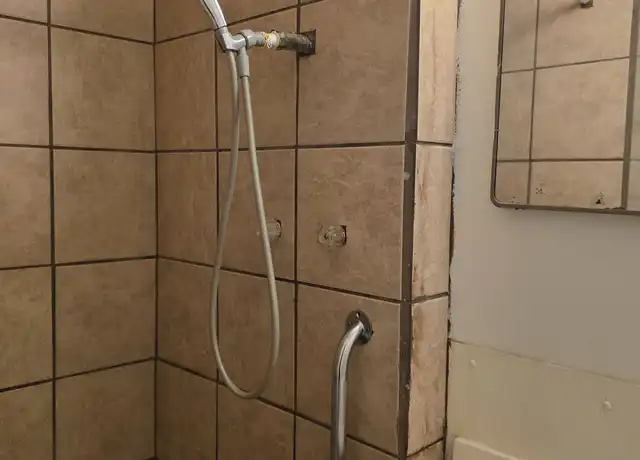 Property at 1521 W 20th St, Sioux City, IA, 51103, 1 bed, 1 bath, [object Object]
