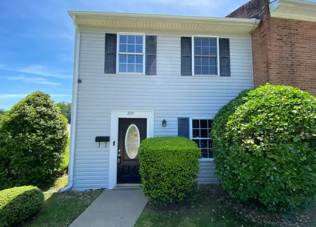 Property at 200 Brighton Sq, Fredericksburg, VA, 22401, 2 beds, 1.5 baths, [object Object]