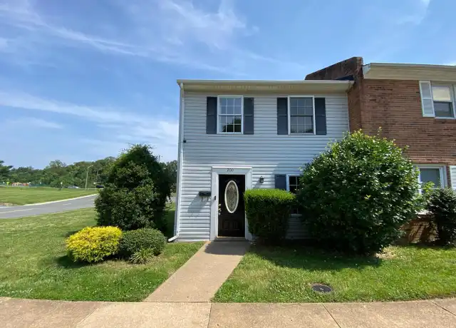 Property at 200 Brighton Sq, Fredericksburg, VA, 22401, 2 beds, 1.5 baths, [object Object]