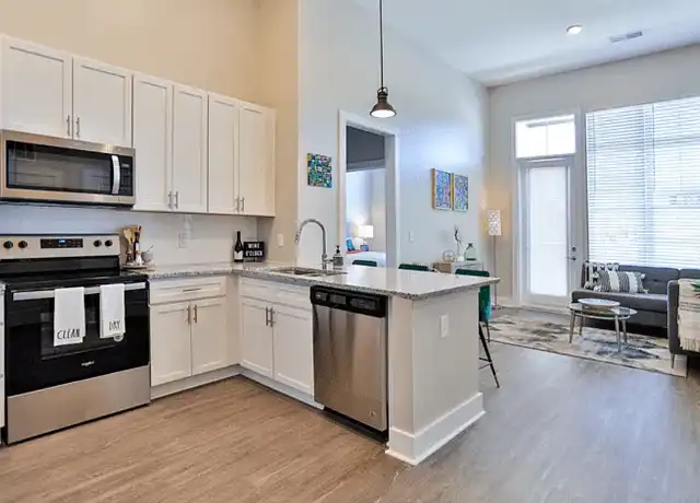 Property at One North Center - 1 N Center St, Hickory, NC, 28601, 1 bed, 1 bath, [object Object]