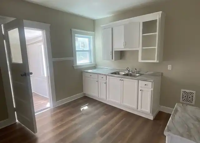 Property at 381 E 152nd St Unit 2, Cleveland, OH 44110, Cleveland, OH, 44110, 2 beds, 1 bath, [object Object]