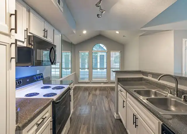 Property at The Hamilton Apartments - 2200 Panther Trl, Austin, TX, 78704, 1 bed, 1 bath, [object Object]