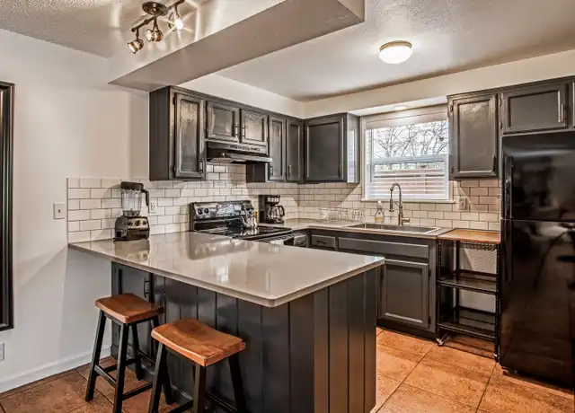 Property at 533 NE Olney Ave, Bend, OR, 97701, 3 beds, 1 bath, [object Object]
