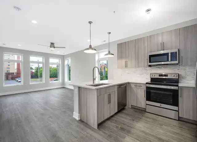 Property at 825 E 61st St, Chicago, IL, 60637, 2 beds, 2 baths, [object Object]