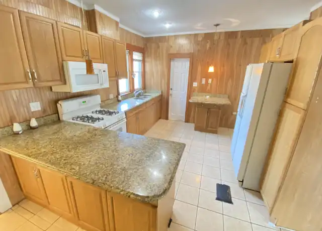Property at 21 Winthrop St Unit 1, Framingham, MA, 01702, 2 beds, 1 bath, [object Object]