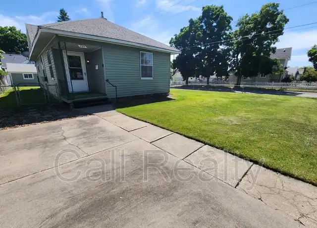 Property at 829 W Chelan Ave, Spokane, WA, 99205, 2 beds, 1 bath, [object Object]