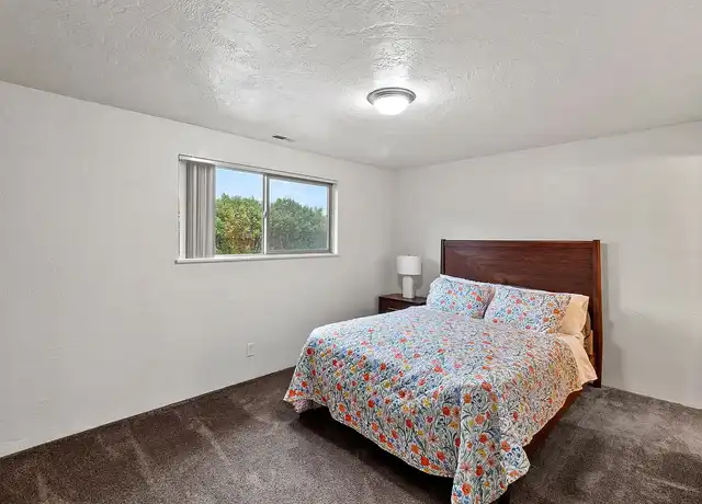 Property at The Woodlands - 555 Coburg Rd, Eugene, OR, 97401, 2 beds, 1.5 baths, [object Object]