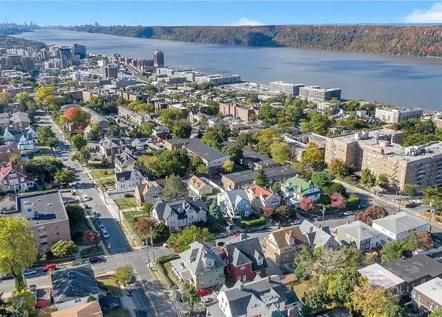 Property at 21 Lake Ave, Yonkers, NY, 10703, 3 beds, 2 baths, [object Object]