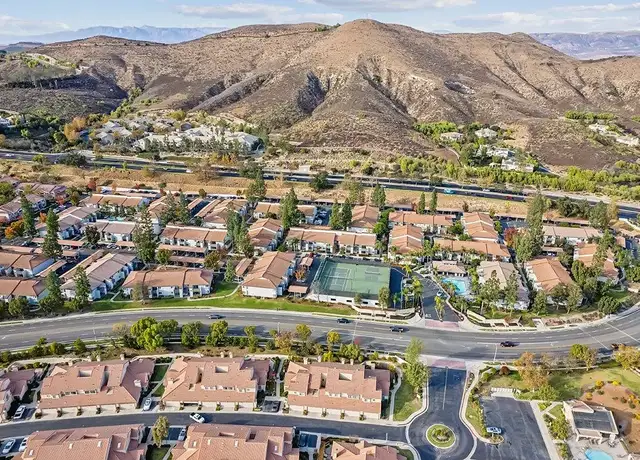 Photo of 241 Country Club Dr, Simi Valley, CA 93065