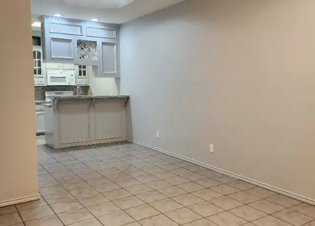 Property at 607 Buena Vista Dr Unit 2B, Weslaco, TX, 78596, 2 beds, 2 baths, [object Object]