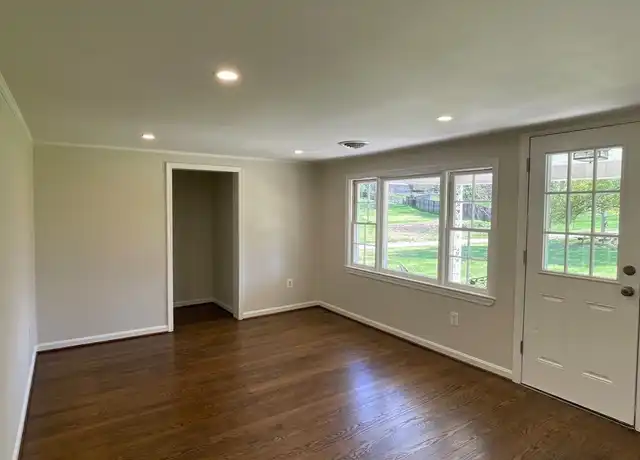 Property at 10711 Bethesda Church Rd, Damascus, MD, 20872, 2 beds, 2 baths, [object Object]