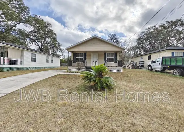 Property at 1205 East St, Green Cove Springs, FL, 32043, 3 beds, 2 baths, [object Object]