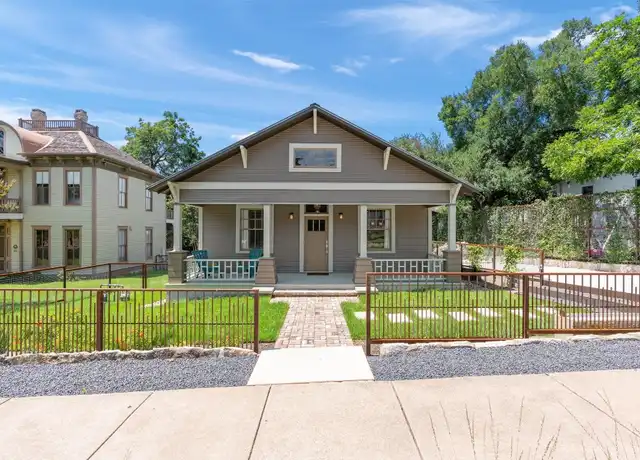 Property at 1011 E 9th St, Austin, TX, 78702, 3 beds, 2 baths, [object Object]