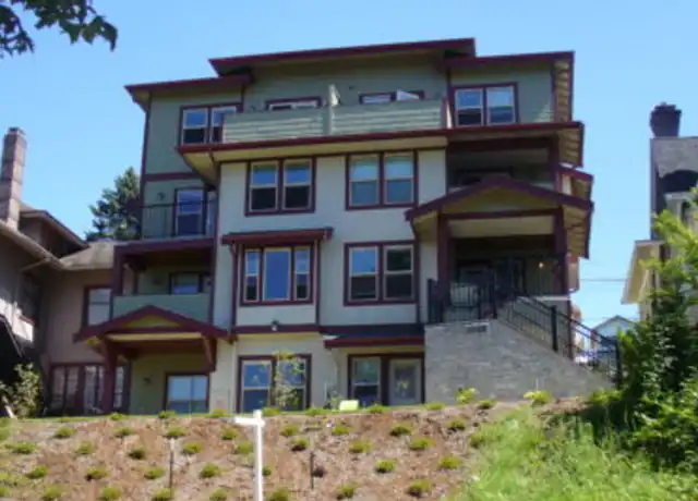 Property at 1016 N Garden St Unit 202, Bellingham, WA, 98225, 4 beds, 1.5 baths, [object Object]