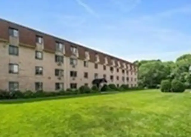 Property at 135 Grove St #140, Rockland, MA, 02370, 2 beds, 1 bath, [object Object]
