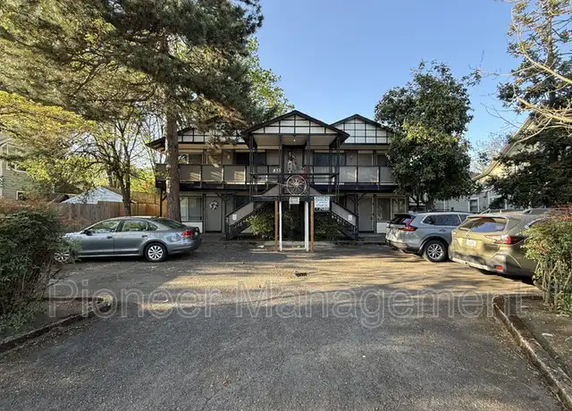 Property at 851 W 5th Ave Unit 2, Eugene, OR, 97402, 2 beds, 1 bath, [object Object]
