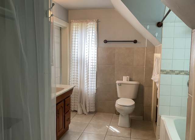 Photo of 105 N Jefferson St Unit 2, Batavia, IL 60510