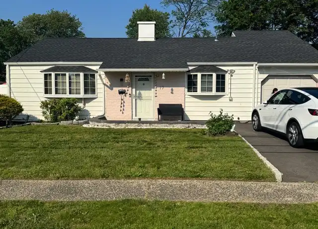 Property at 17 Raleigh Rd, Edison, NJ, 08817, 3 beds, 2 baths, [object Object]