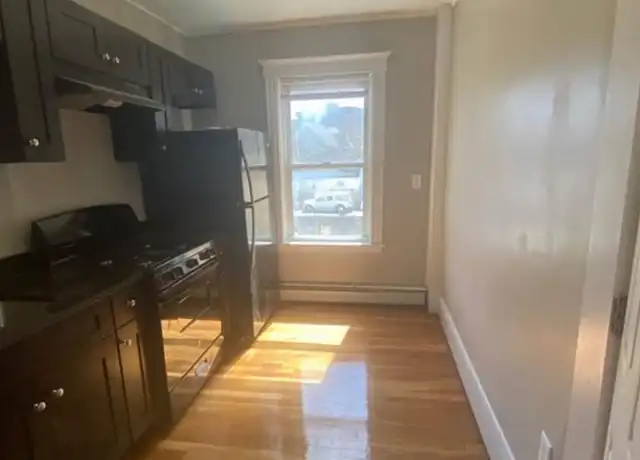 Property at 23 Mall St Unit 2, Lynn, MA, 01905, 3 beds, 1 bath, [object Object]